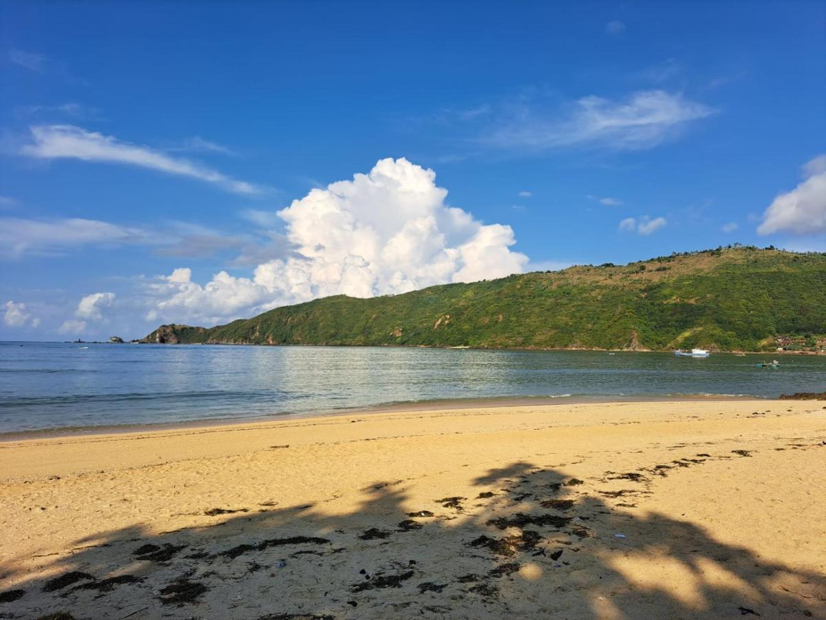 Surfers Beachfront Lombok Hotel Kuta  Kültér fotó