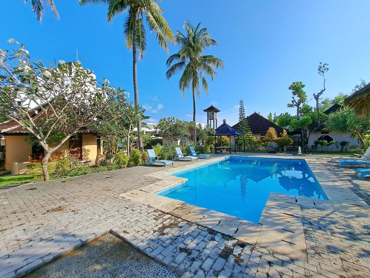 Surfers Beachfront Lombok Hotel Kuta  Kültér fotó